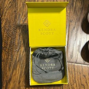 Brand new Kendra Scott interchangeable necklace
